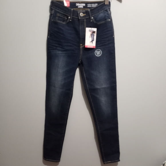 Levis Ultra High Rise Ankle Jegging 